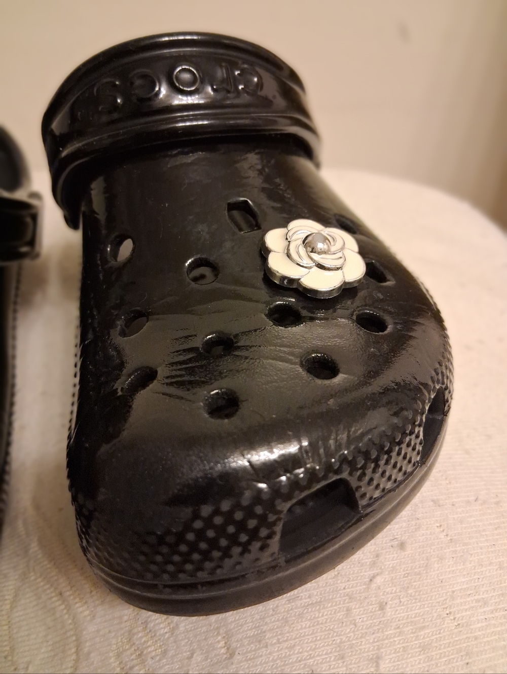 Kids Black Slip-On CROCS Clogs SizeJ1 - Picture 3 of 16
